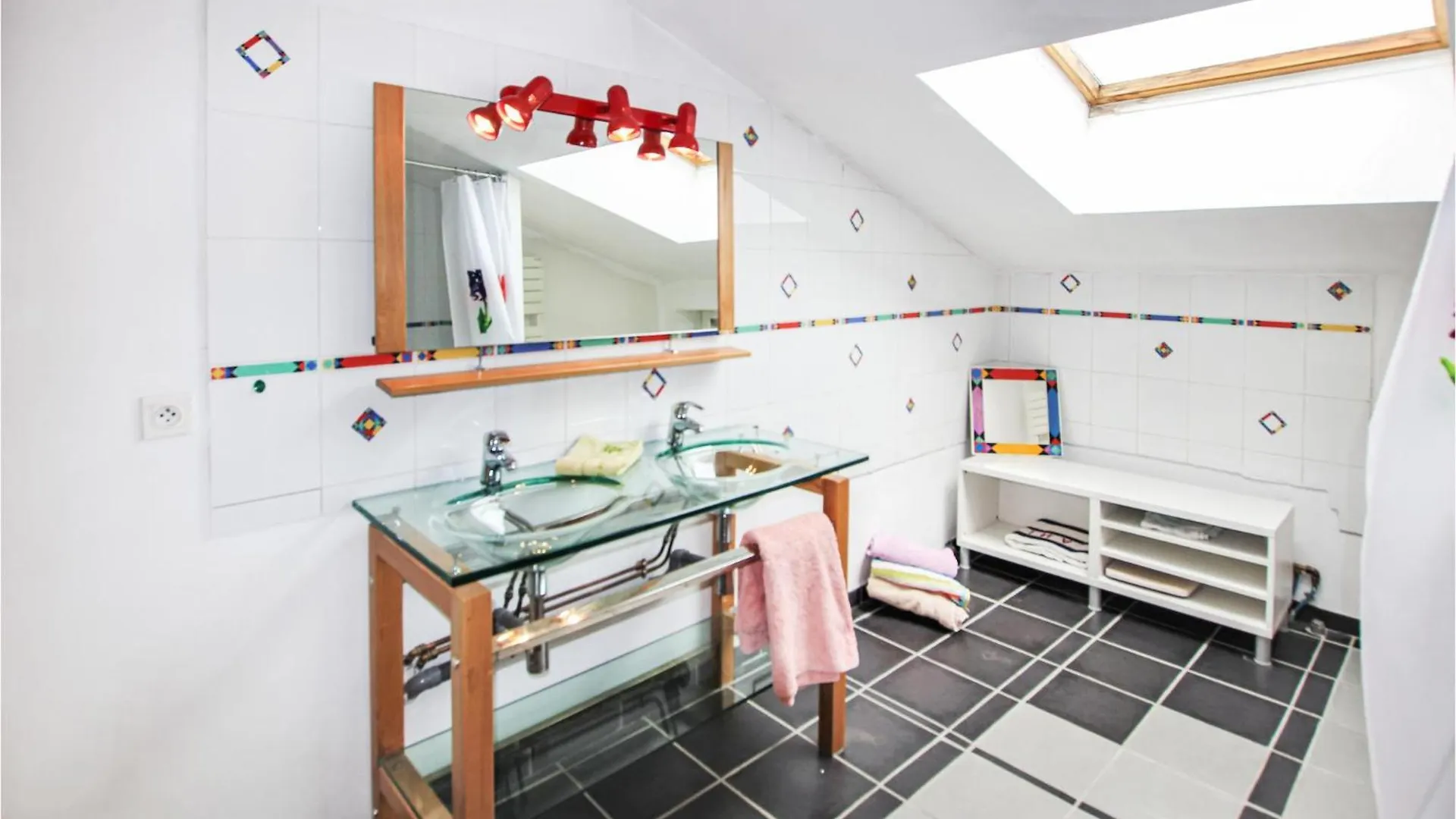 Beautiful Home In Loriol-Sur-Drome 0*,  Francie